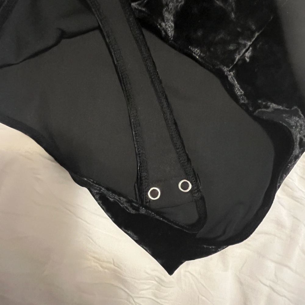 Good American Black Crushed Velvet Tank Bodysuit size 4/XL - Picture 9 of 10